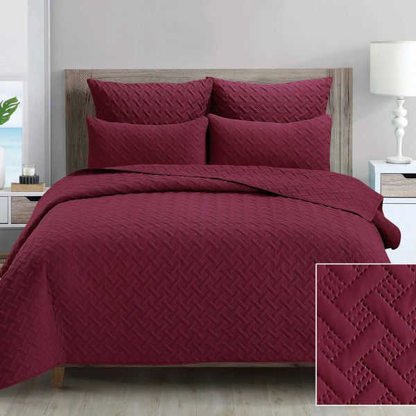 Infinity Maroon Queen Quilt Set