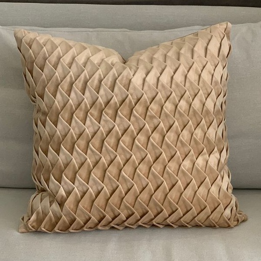 [6019] Ruffled 50x50cm Biscuit Scatter